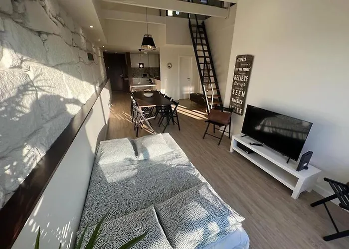 Apartment Heart Of The 1 ! *